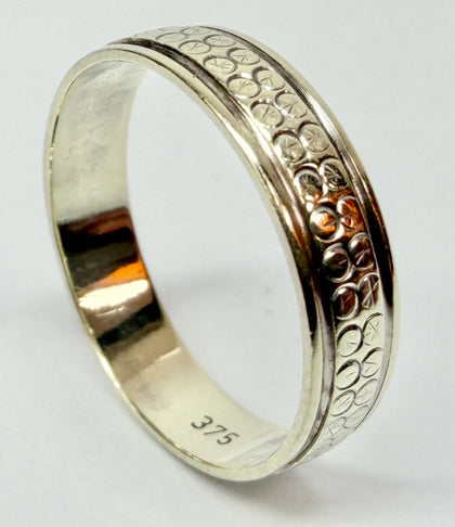 9ct white gold wedding band ring size O 1/2