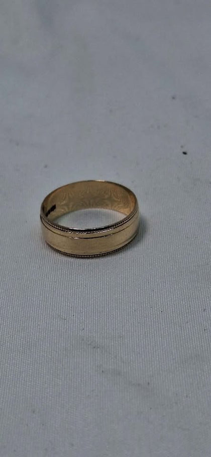 9ct Yellow Gold Wedding Band Ring - Size R - 2.82 Grams