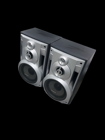 Panasonic sa-ak750 Stereo System with 5 disc CD Player and 2 speakers