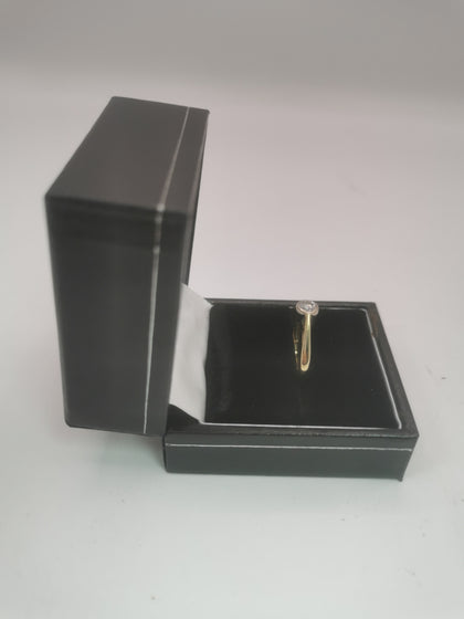 18CT Gold Ring with Diamond 3.4G Hallmarked(750) and Tested Size K