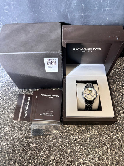 Raymond Weil Maestro 2827 Watch