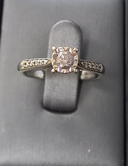 9ct White Gold Diamond Ring - Size-P 3.6g