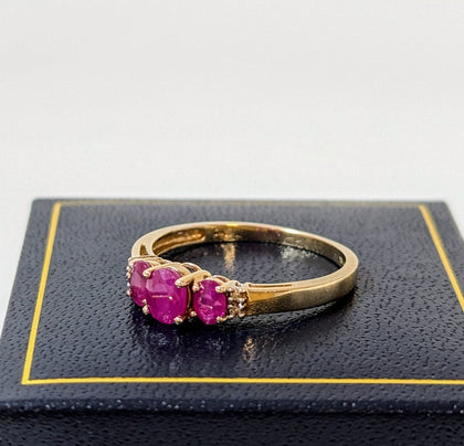 9 Carat Gold Ring - Size Q