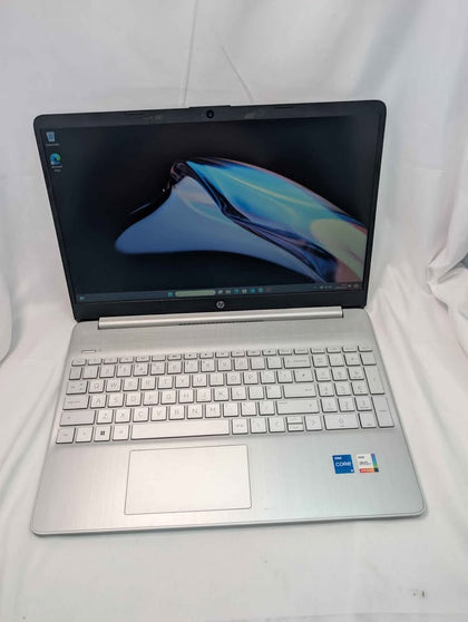 HP 15S-FQ2570 Netbook - Intel i5-1135G7 - 8GB Ram - 256GB SSD - 15