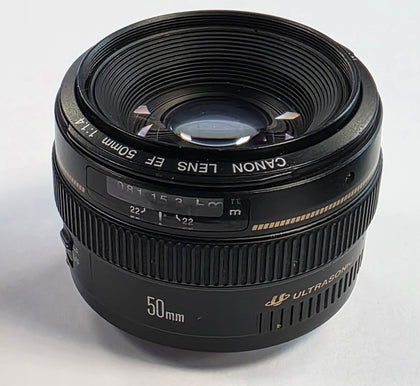Canon UltraSonic 50mm Lens 1 : 1.4