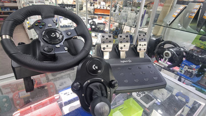Logitech G920 Driving Force Racing Wheel+ pedals+ shifter - PC & Xbox