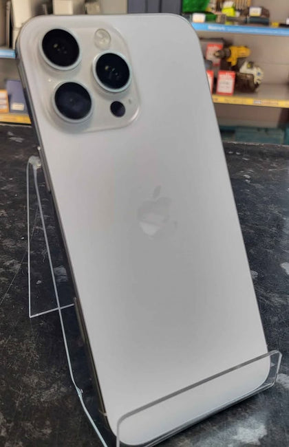 Apple iPhone 16 Pro Max - 256GB - White Titanium - open - 96% Battery Health