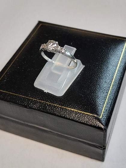 9ct White Gold & Clear Stone Ring - Size M - 1.85g - Hallmarked