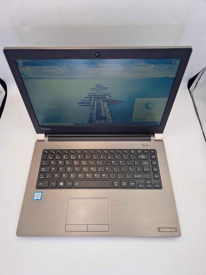 Toshiba Satellite Pro R-40-C Laptop - Intel i3-6006U - 8GB RAM - 210GB HDD - 15