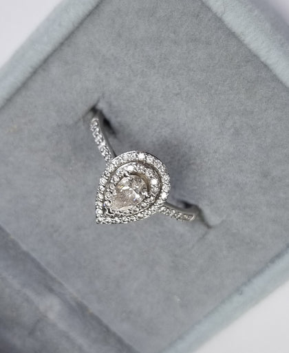 18ct white gold pear diamond  0.60ct ring size n1/2