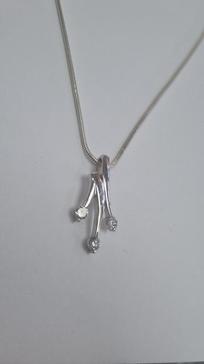 SILVER CHAIN + PENDANT 16