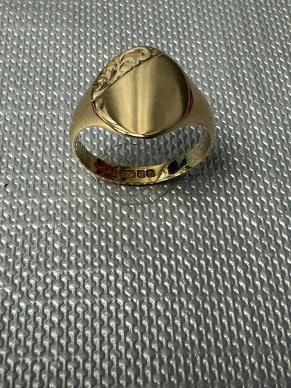9ct Gold  Men's Signet Ring.
