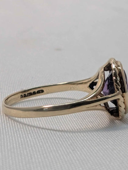 9ct Yellow Gold Ladies Ring With Purple Stone - Size L - 1.71 Grams