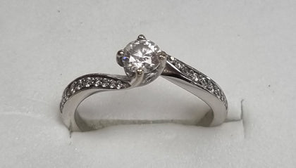 18ct White Gold Diamond Ring size L