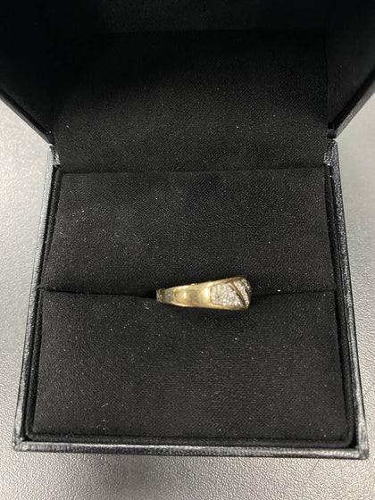 9ct Yellow Gold ring, 3.09g