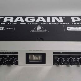 Behringer ULTRAGAIN PRO MIC2200 Vacuum Tube Microphone/Line Preamplifier
