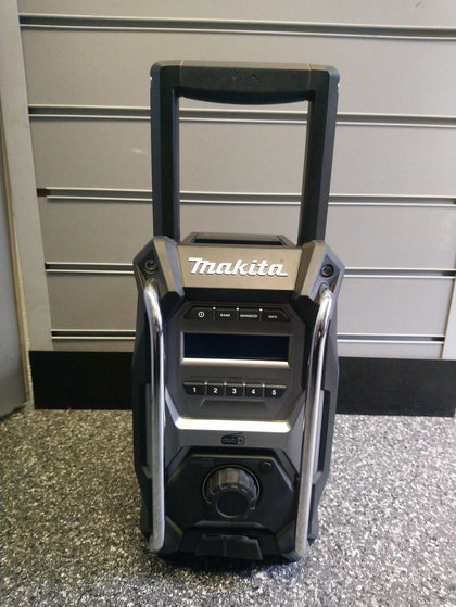 Makita MR003G Dab Radio With 1 Battery