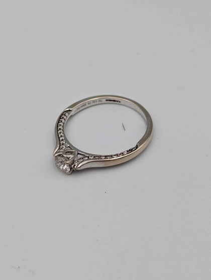 18ct White Gold Ladies Ring With 0.5ct Diamond Stones - Size P - 2.54 Grams