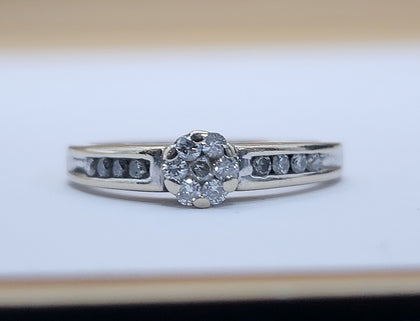 18CT White Gold Ring With Clear Stones - 3.18GR - Size N - Hallmarked