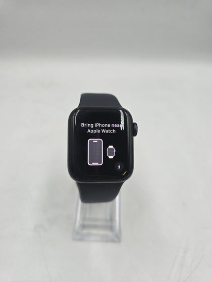 Apple Watch SE unboxed 44mm