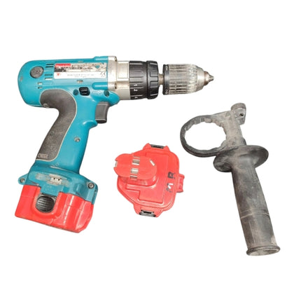 Makita 12V Combi-drill w/2 batteries, charger and case