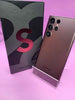 Samsung Galaxy S22 Ultra 256GB Burgundy good Condition - boxed - unlocked