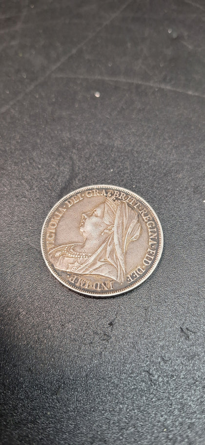 1900 LXIII Crown (Dies 2E) Victoria British Silver Coin