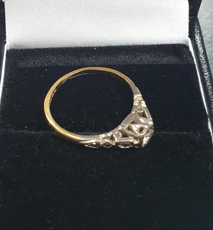 18CT - Yellow Gold Ring With Platinum Mount and Clear Stone - Size J.  - 1.89g Hallmarked