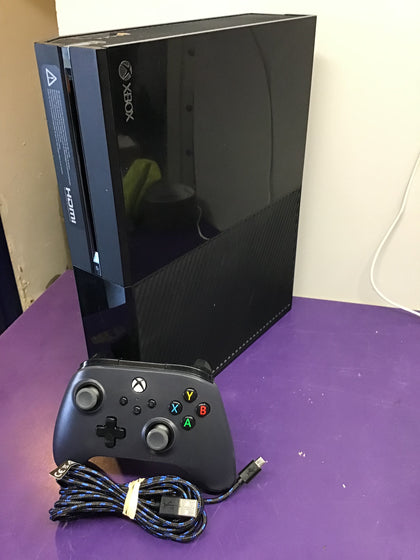 Microsoft Xbox One with Wired Controller