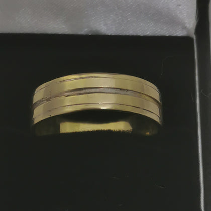 Hallmarked ,Mens 14ct gold ring (585) size X-3.97 grams.