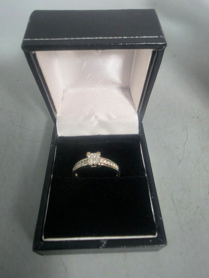 9CT White Gold Ring 375 2G Size N