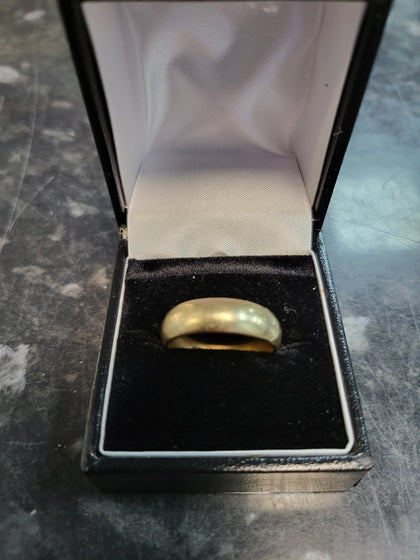 9ct Yellow Gold Band - Size R - 5.15g