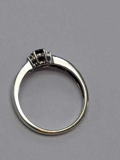 9CT WHITE GOLD DIAMOND & BLACK STONE RING SIZE P  2.39G PRESTON STORE