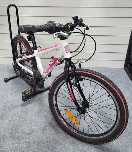 Serious Rockville Girls junior MTB- Small Frame, 7 Speed, 20
