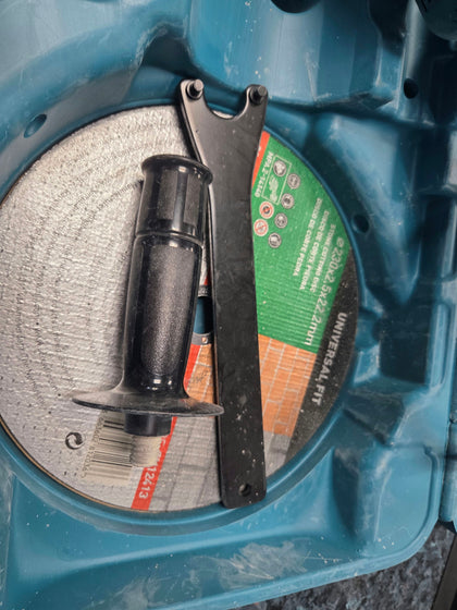 MAKITA ANGLE GRINDER