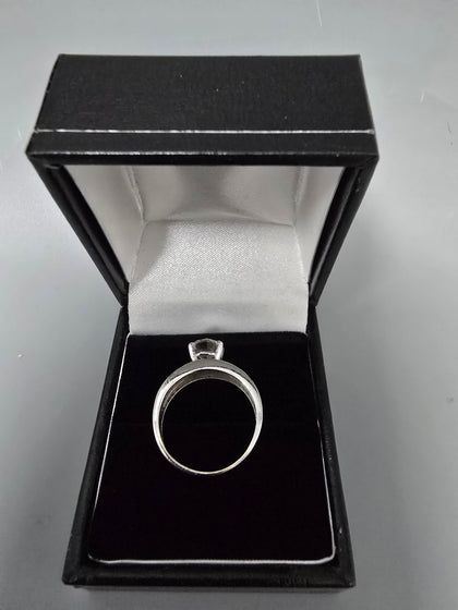 9ct White Gold Ring 375 2.4G Size O