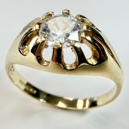 9ct yellow gold cubic zirconia claw set signet ring size N