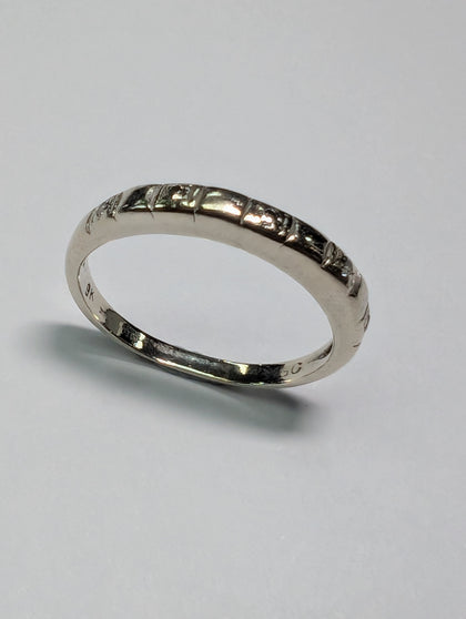 9ct White Gold Diamond Ring - Size O