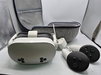 metaquest 3s 128gb white with 2 controlllers and carry case