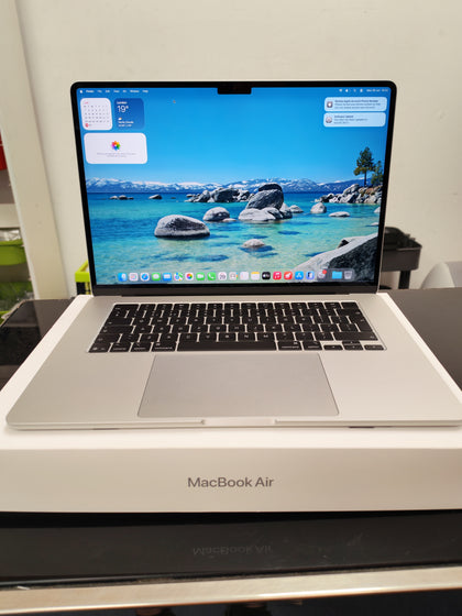 Apple MacBook Air 15.3