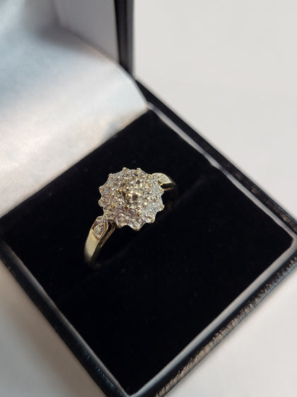 9ct Yellow Gold and Diamond (0.05ct) Cluster Ring  - Size Q - 1.6g total