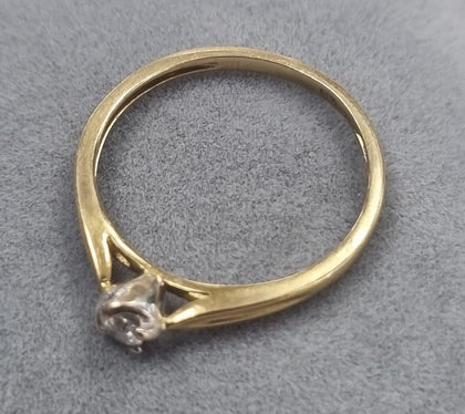 9CT GOLD DIAMOND RING SIZE M LEYLAND