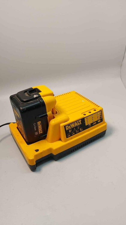 Bundle Of DeWALT 28V DE9280 2.2AH Battery With DE9000 Charger