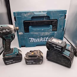 Makita DTD153Z 18V LXT Brushless Impact Driver – 2x 4.0Ah + 1x 5.0Ah Batteries – Charger