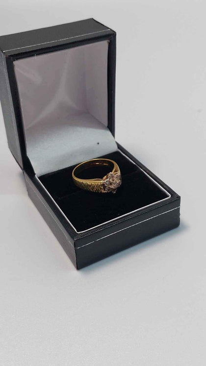 18ct Yellow Gold (750) Ladies Ring With Diamond Stone - Size M - 4.40 Grams