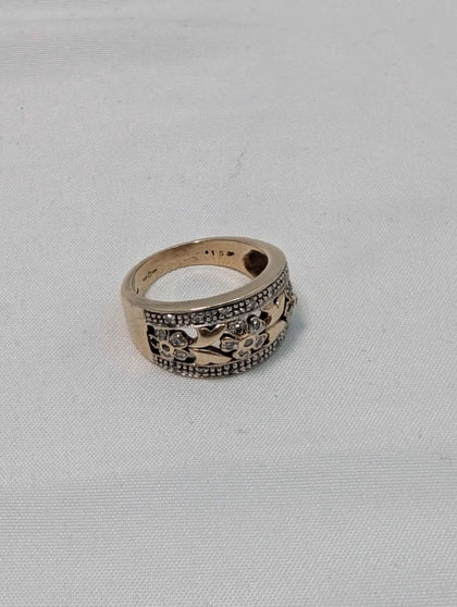 9ct Yellow Gold Gents Band Ring With 0.16ct Diamond Stones - Size O - 6.79 Grams