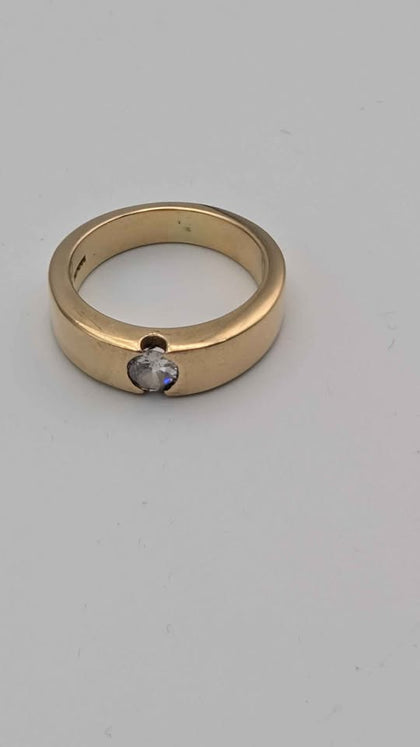18ct Yellow Gold Mens Solitaire Ring With CZ Stones - 14.78 Grams - Size T