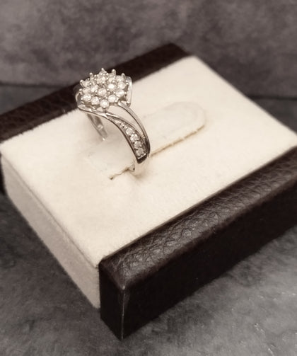 9ct White Gold Twist Cluster Diamond Ring Size - M