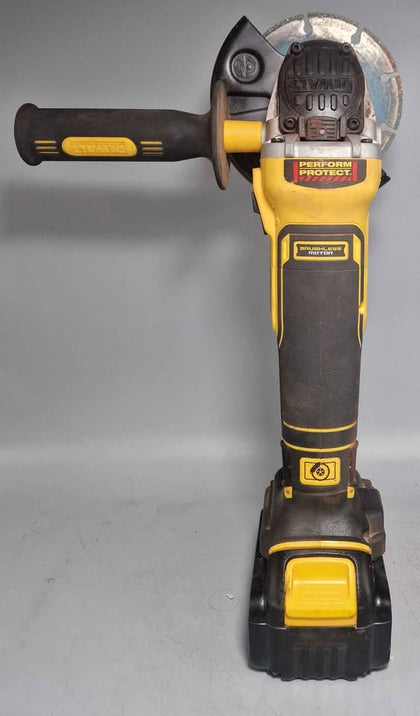 DeWalt DCG405 18v XR 125mm Cordless Angle Grinder + 4,0Ah Battery