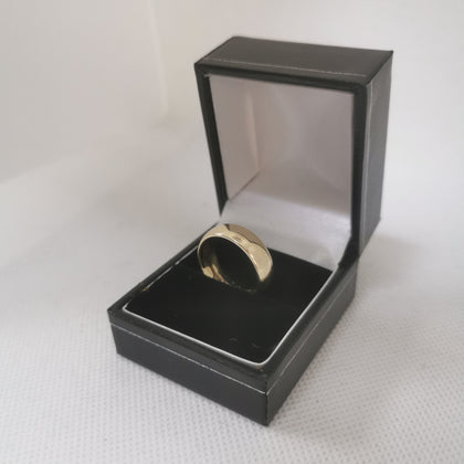 9K Solid Gold Ring, Hallmarked 375 & Tested, 5.43Grams, Size: P, Box Included.